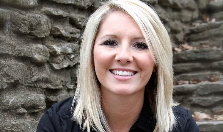 Rachelle iniciou uma conferência que ajuda as pessoas a ter sua iniciativa (Foto: Reprodução).