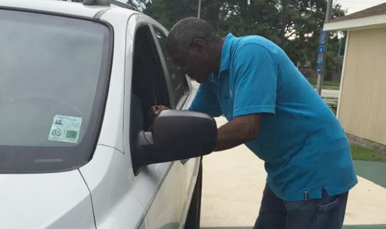 O objetivo da igreja é alcançar pessoas que estão distantes da fé. (Foto: Reprodução)