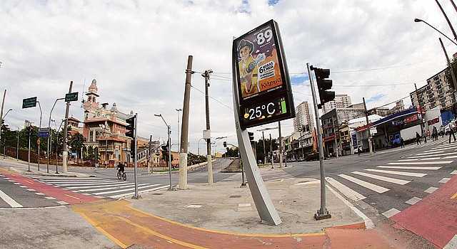 Termômetro da região do parque Dom Pedro marca 25 ºC | Rogerio Cavalheiro/Futura Press