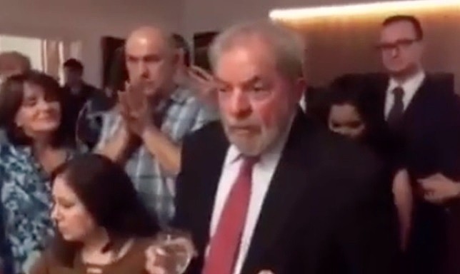 Lula atacou os procuradores da Lava Jato durante um jantar com petistas e correligionários. (Foto: Reprodução/Facebook)