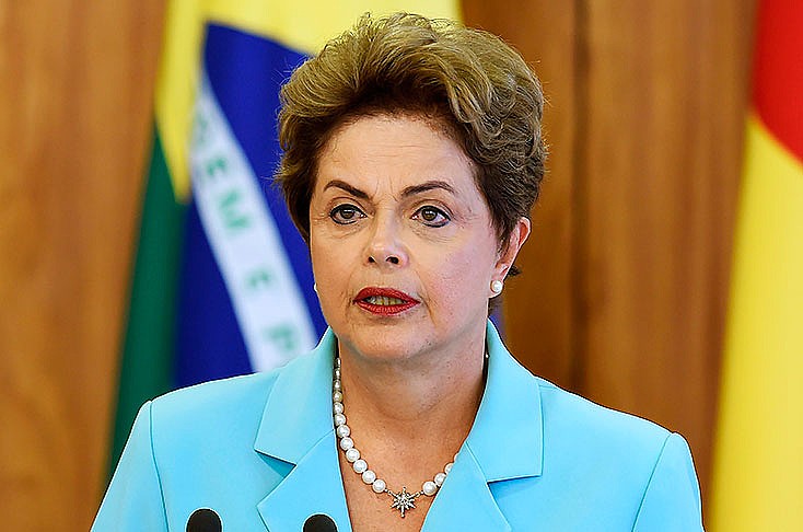 Dilma é afastada por 180 dias.